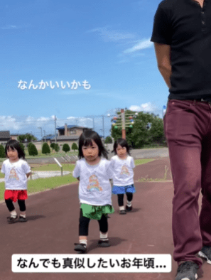 【実際の写真5枚】三つ子の手元の様子