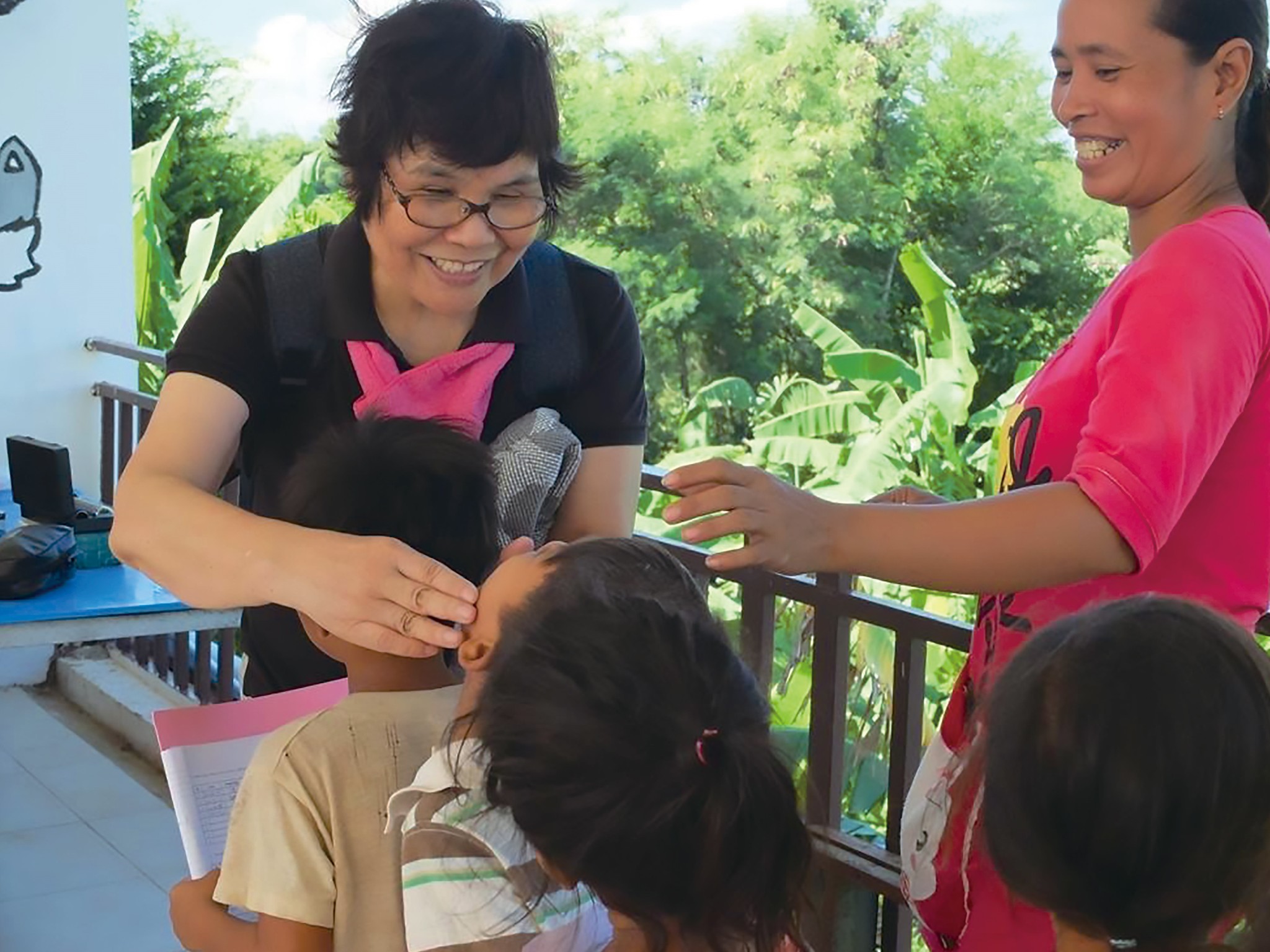 自宅を処分しカンボジアに移住。看護技術を超えて”命の重さ”を教え続ける「カンボジアを元気にしたい！」