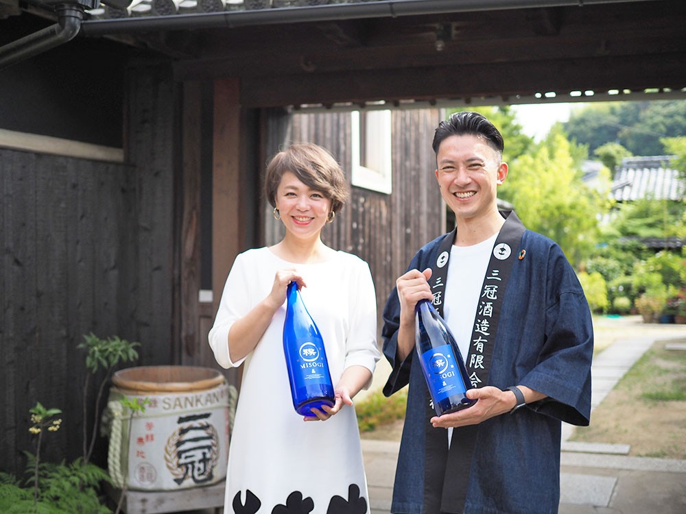 岡山で生まれた新たな日本酒は“入浴用”　メイクアップアーティストが酒蔵とコラボ
