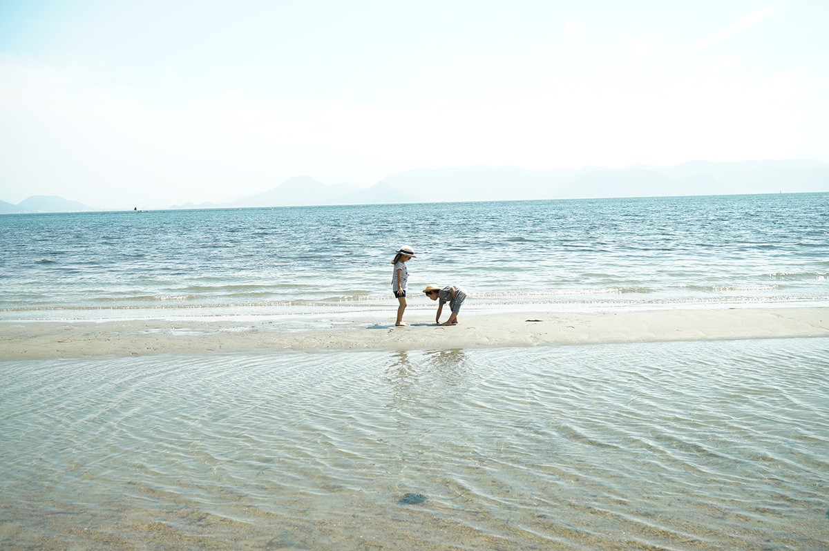 海で遊ぶ（…んご提供）